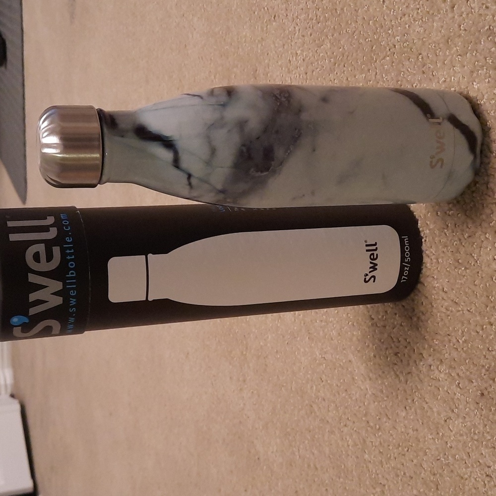 Swell white marble water bottle NIB!